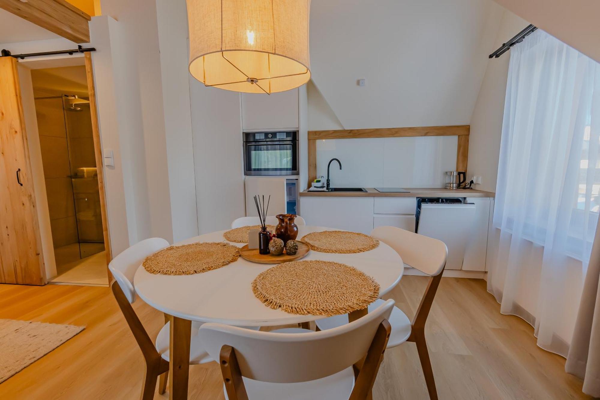 Apartment Strazyska 7 *