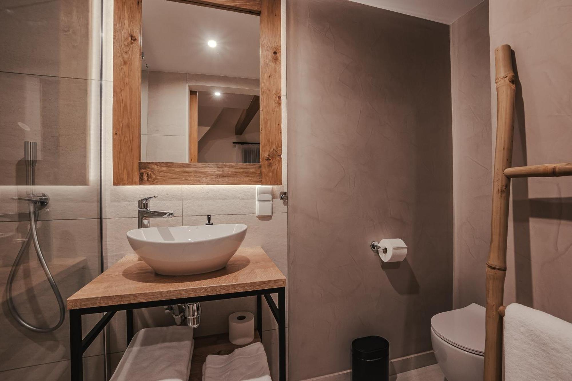 Apartment Strazyska 7 *